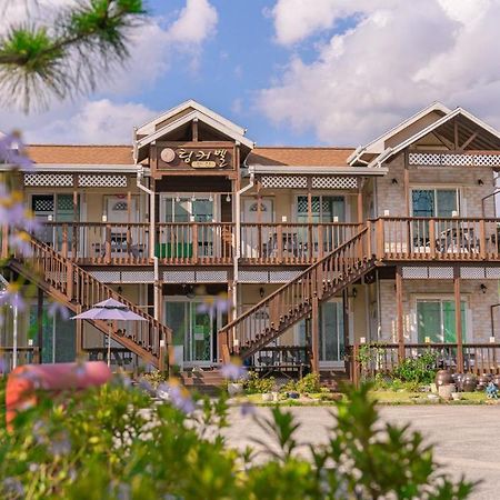 Tinkerbell Pension 慶州市 エクステリア 写真